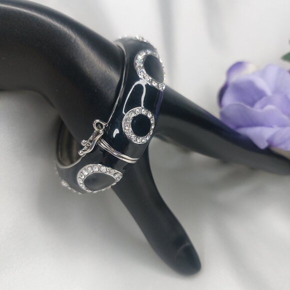 Lia Sophia Bracelet Black Shiny Oval Rhinestones Enamel Clamper Safety Clasp EUC - Picture 1 of 9